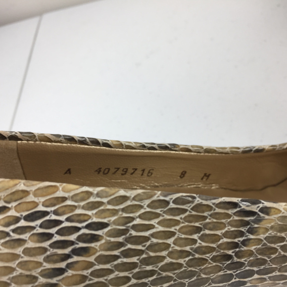 Stuart Weitzman 8 M Snake Skin plainfield heels - Picture 6 of 8